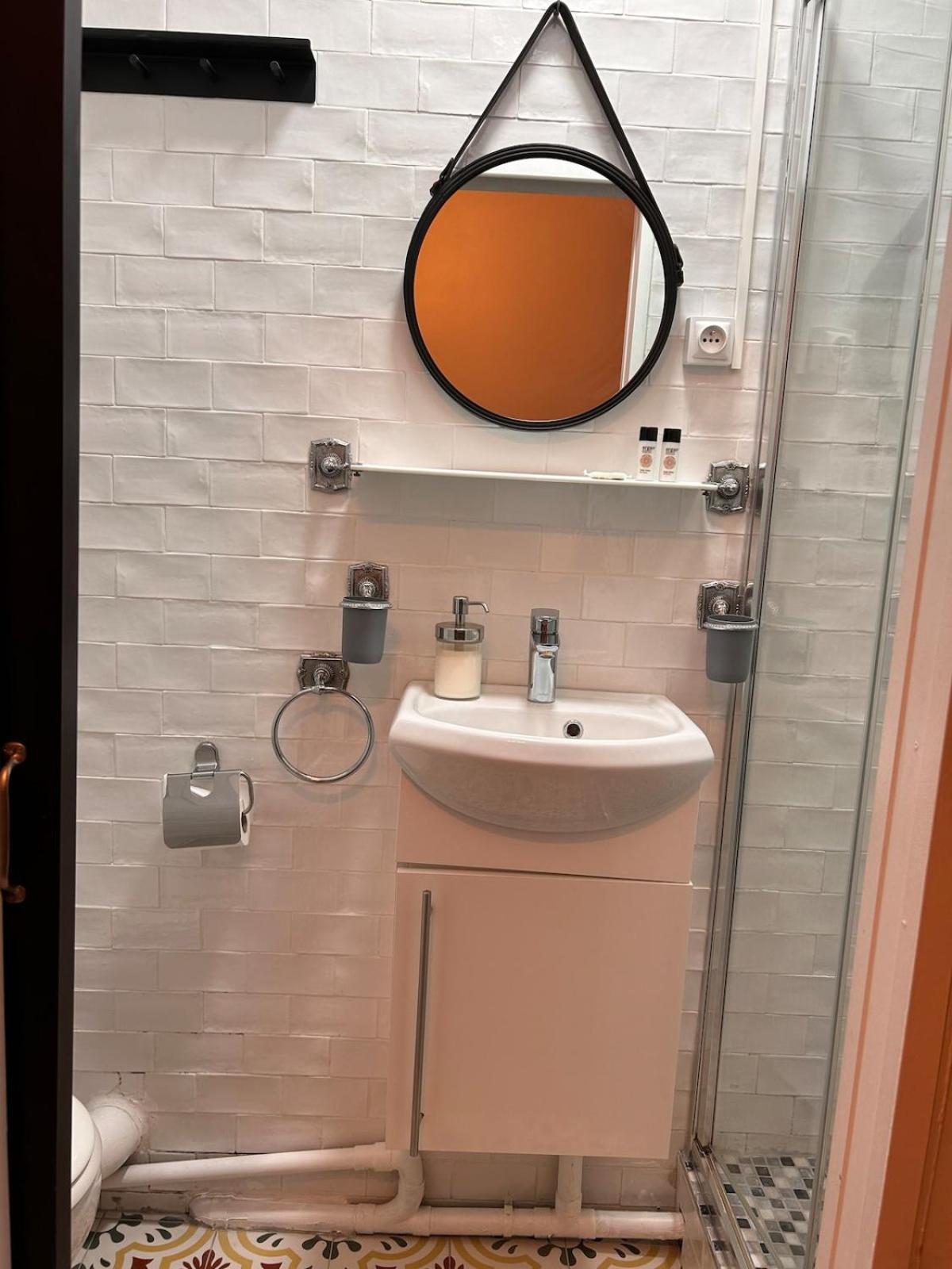 - Metro 7 Cadet - Quartier Faubourg-montmartre Appartamento